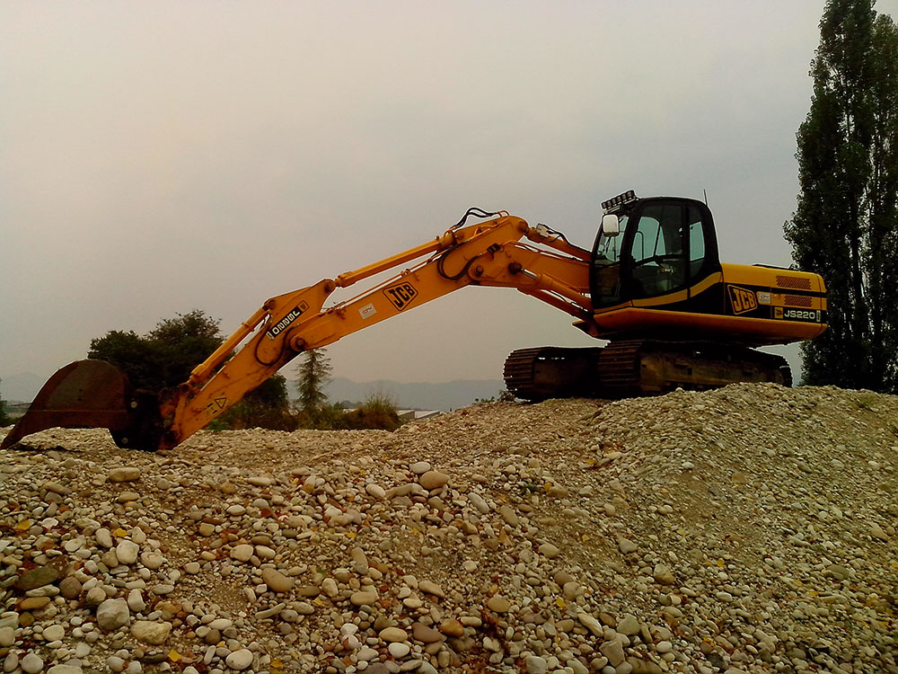 Escavatore JCB 220 JS accessori e benne con attacco rapido